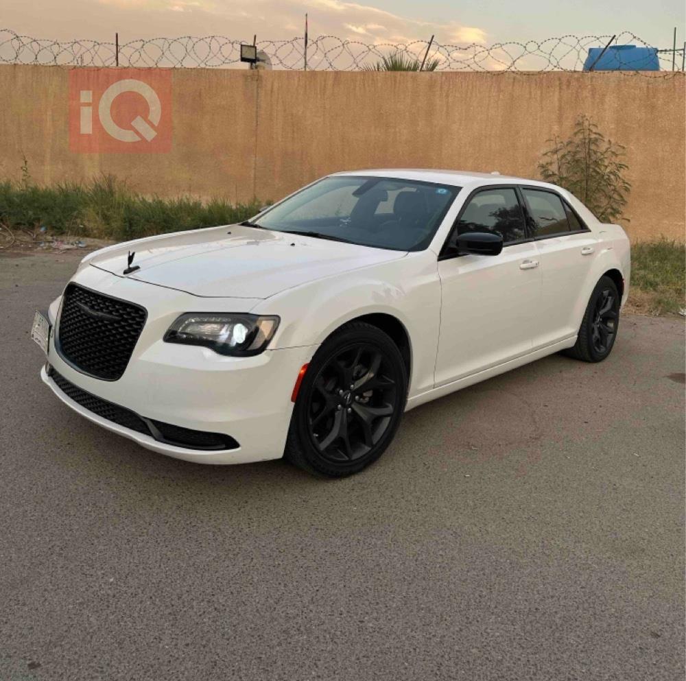 کرایسلەر 300